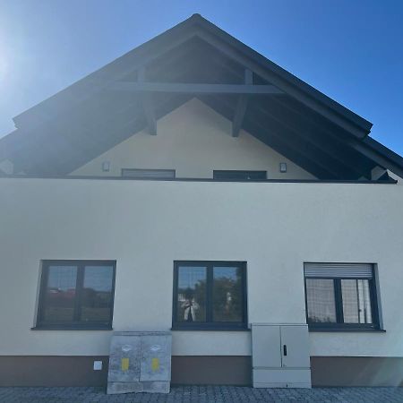 Ruhige Gruene Oase Bei Flughafen Schwechat Ngoại thất bức ảnh